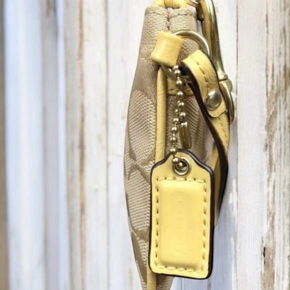 Coach NWOT Pastel Yellow Bow & Tan Wristlet - Picture 3 of 6
